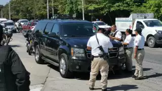El auto fue asegurado así como al secretario particular de la Senadora