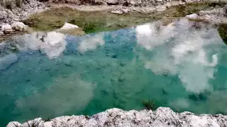 Sergio Gorsjean, experto en cenotes, mencionó que pese a las lluvias se registra un descenso continuo