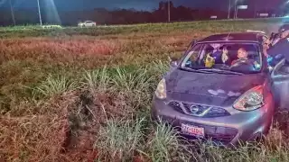 El auto quedó a un costado de la carretera Mérida-Progreso