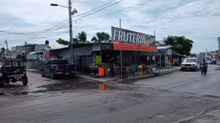 Se especula que el mercado del Chechén tendría alrededor de unos 240 locales