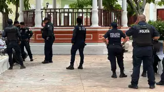 Cachan a adolescentes consumiendo marihuana en Parque de Guadalupe en Campeche