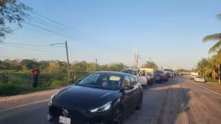Pobladores de Nuevo Progreso bloquean carretera federal por falta de energía eléctrica