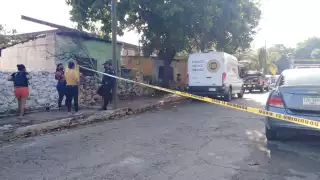 Al lugar llegaron elementos de la policía estatal, así como el Servicio Médico Forense para recoger el cuerpo