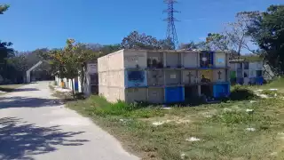 Familiares exigen vigilancia en panteón "Nuevo"; profanan y roban cadáveres