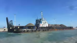 Arribó con más de siete toneladas de Balasto