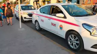 Uno de los principales reclamos es que prefieren darles servicio a los turistas, porque pagan en dólares