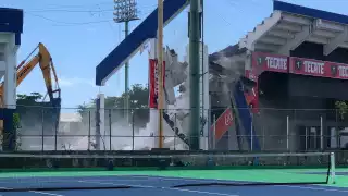 La demolición de las chanchas de tenis afectará directamente a más de tres mil niñas, niños y adolescentes así como dos mil adultos, señalaron los integrantes del grupo de ciudadanos defensores #PorCancún