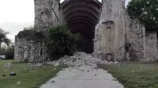 La fachada frontal se vino abajo durante la madrugada de este viernes, aseguran testigos