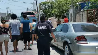 El hombre fue detenido por elementos de la policía