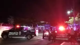 Cuando elementos municipales llegaron al sitio, el cuerpo aún estaba prendido