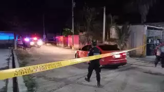 Los cuerpos de las dos personas asesinadas en la colonia 'La Amistad' fueron llevados a la morgue de Cancún para la necropsia de ley