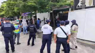 Ayuntamiento de Carmen rescata área verde invadida en Renovación Primera Sección