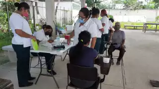El Personal del IMSS Cozumel fue el encargado de aplicar las vacunas a los niños y adolescentes de la isla