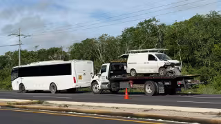 Brutal choque carretero deja un lesionado sobre la carretera federal de Playa del Carmen