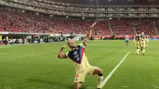 Henry Martin festejó gol como Blanco