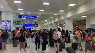 La movilidad en el aeropuerto de Cancún aumenta por el Verano