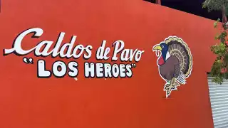 El letrero fue colocado desde la noche del sábado por la propietaria, sin dar explicaciones