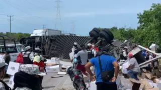 Conductores tomarían la carretera Villahermosa-Escárcega