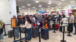 Reportan demoras y cancelaciones en aeropuerto de Quintana Roo