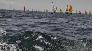 Los veleros arrancaron sus recorrido desde Marina Silcer