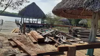 Los ejidatarios del lugar se dieron a la tarea empezar a reparar todo lo que dañó el agua