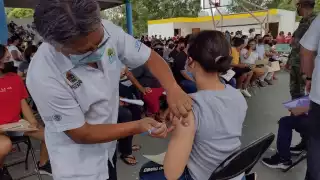 Desde la madrugada de este día, jóvenes de 18 a 29 años agotaron las fichas para la vacunación contra COVID-19