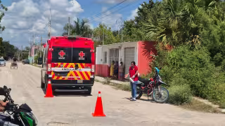 Conductor se vuela el alto y provoca choque en Champotón; motociclista resulta lesionado