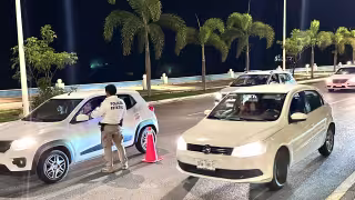 ¡Se les acabó la fiesta! Caen 13 conductores por manejar ebrios en el Malecón de Campeche