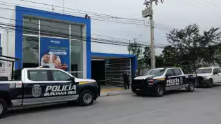 Paramédicos de una ambulancia privada fueron los primeros en acudir al reporte sobre una persona herida por arma de fuego