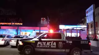 La víctima a bordo de una unidad médica, fue trasladada hasta un hospital donde su estado de salud es reportado como reservado