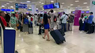 Hay gran movilidad en el aeropuerto de Cancún