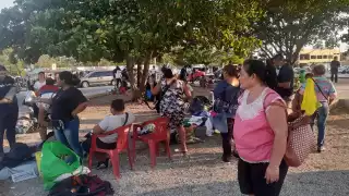 En la actualidad, las autoridades están prohibiendo vender en las glorietas por temor a un accidente