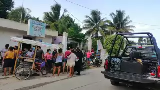 Elementos de la SSP acudieron al lugar para conocer lo que pasaba. Foto: Oscar Chan