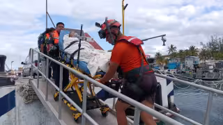 Marina traslada de emergencia a un hombre por un preinfarto a Puerto Juárez