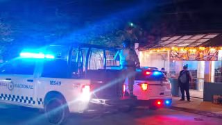 Autoridades rescatan a seis mujeres que eran obligadas a prostituirse en un bar de la Supermanzana 237 en Cancún