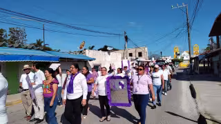 Sabancuy se suma al 8M con marcha pacífica por los derechos de las mujeres