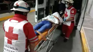 El hombre fue llevado al hospital