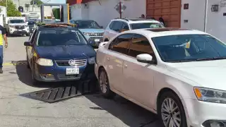 Colisión por alcance deja daños materiales en la colonia Francisco I. Madero de Ciudad del Carmen