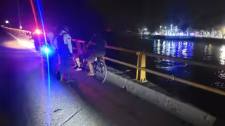 Policías evitan tragedia en Puente Zacatal; salvan a mujer con crisis emocional