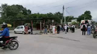 El motociclista terminó con lesiones y fue trasladado al hospital de Escárcega