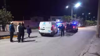 Motociclista impacta con un auto en la carretera Candelaria-Pejelagarto; una mujer fue trasladada al hospital