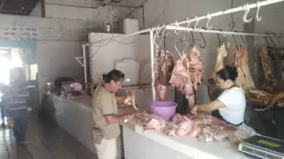 Mercado de Sabancuy, en abandono desde hace una década: Locatarios exigen remodelación