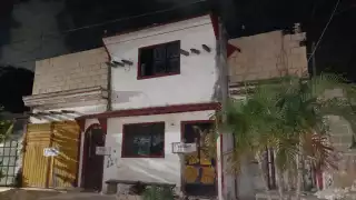 A la entrada de la vivienda asegurada en Cancún se le colocaron sellos de clausura para evitar el acceso de alguna persona no autorizada al sitio