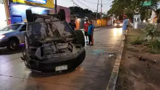 El conductor circulaba en aparente estado de ebriedad sobre la avenida 10 de julio con dirección a la avenida 4 carriles