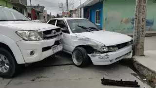 Accidentes en Ciudad del Carmen: Dos choques dejan cuantiosos daños y un lesionado