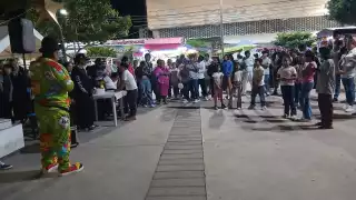 Comerciantes ambulantes realizan homenaje en un parque de Escárcega a niño Federico