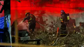 Bomberos de Playa del Carmen controlaron incendio en predio abandonado