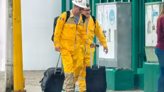 Crisis petrolera en Ciudad del Carmen: Falta de pagos provoca masiva fuga de mano de obra calificada