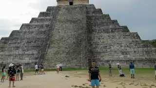 El hombre mantendrá medidas cautelares en México