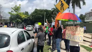 Mestros piden un alza del 8% a sus salarios